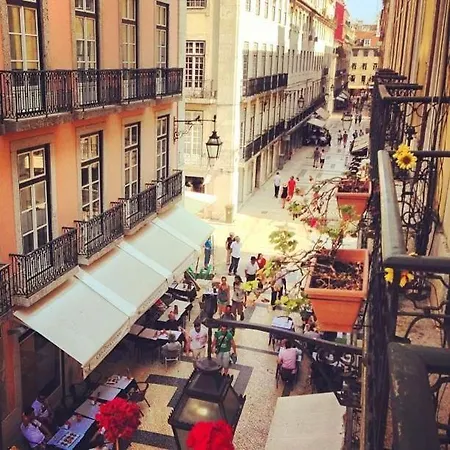 Chiado Family Lisbona